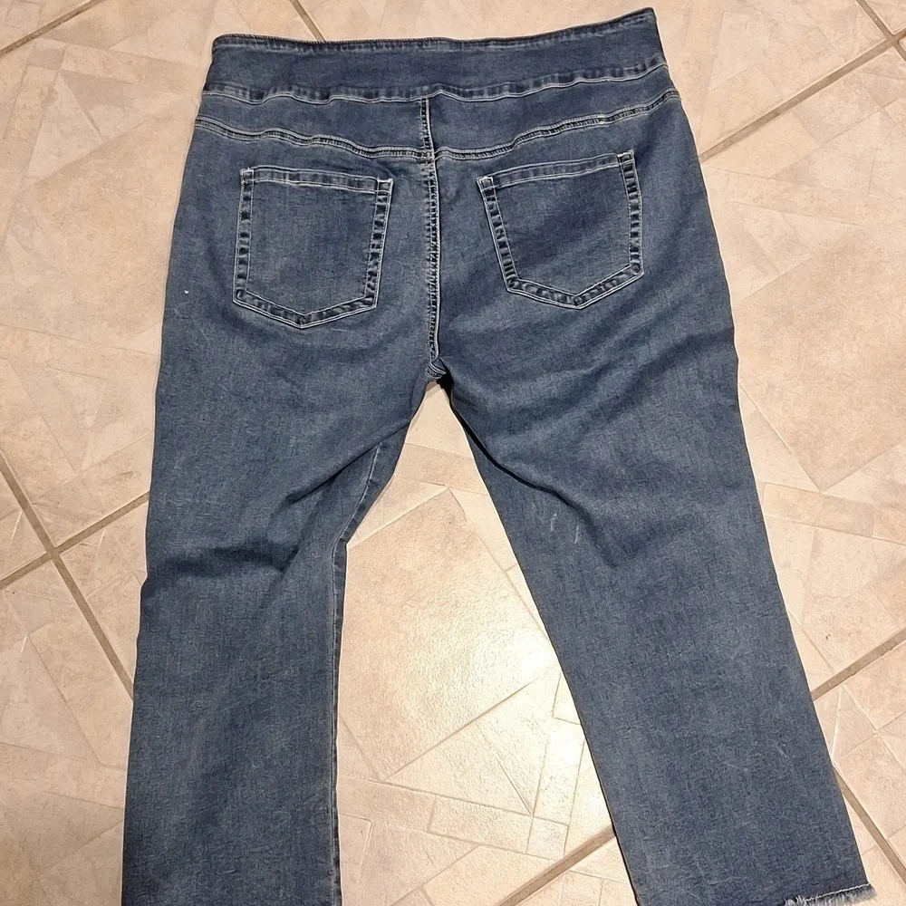 Q women's Ethyl Clothing blue stretch denim capris size 14 - Picture 4 of 6